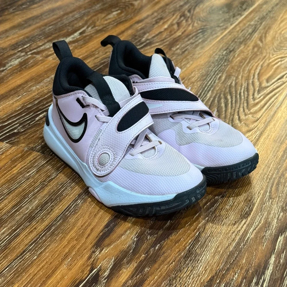 Nike Team Hustle D 11 Pink Black Kids Basketball Shoes DV8994-600 Size 1.5Y